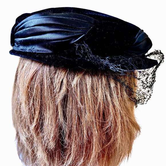 Vintage Black Velvet Satin Pillbox Hat Veil 1950s 60s Cocktail Formal main image 5